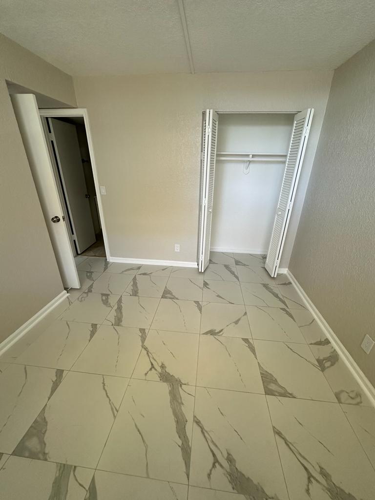 SANDALFOOT BLVD APTS COND - Residential Lease