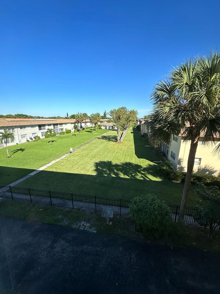 SANDALFOOT BLVD APTS COND - Residential Lease