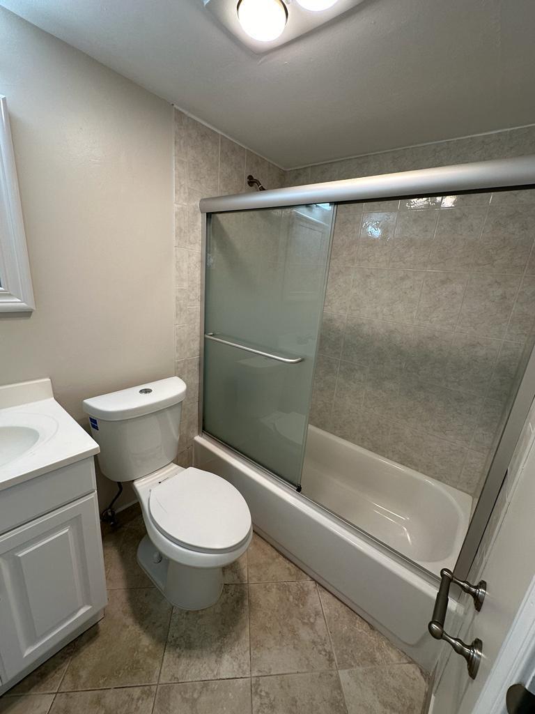 SANDALFOOT BLVD APTS COND - Residential Lease