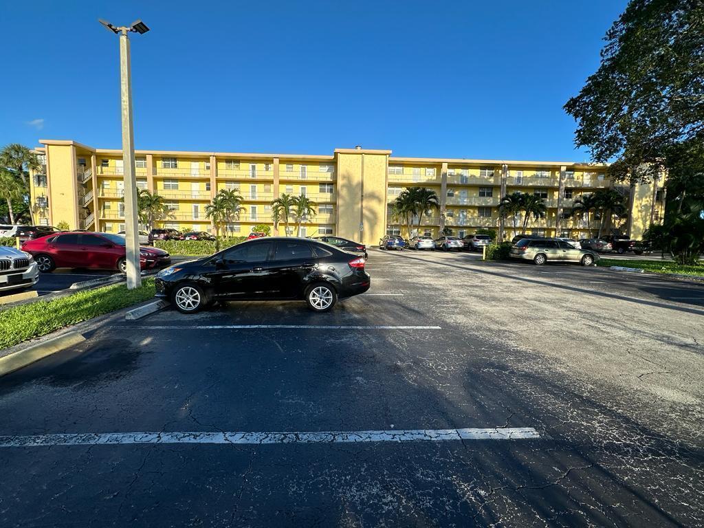 SANDALFOOT BLVD APTS COND - Residential Lease