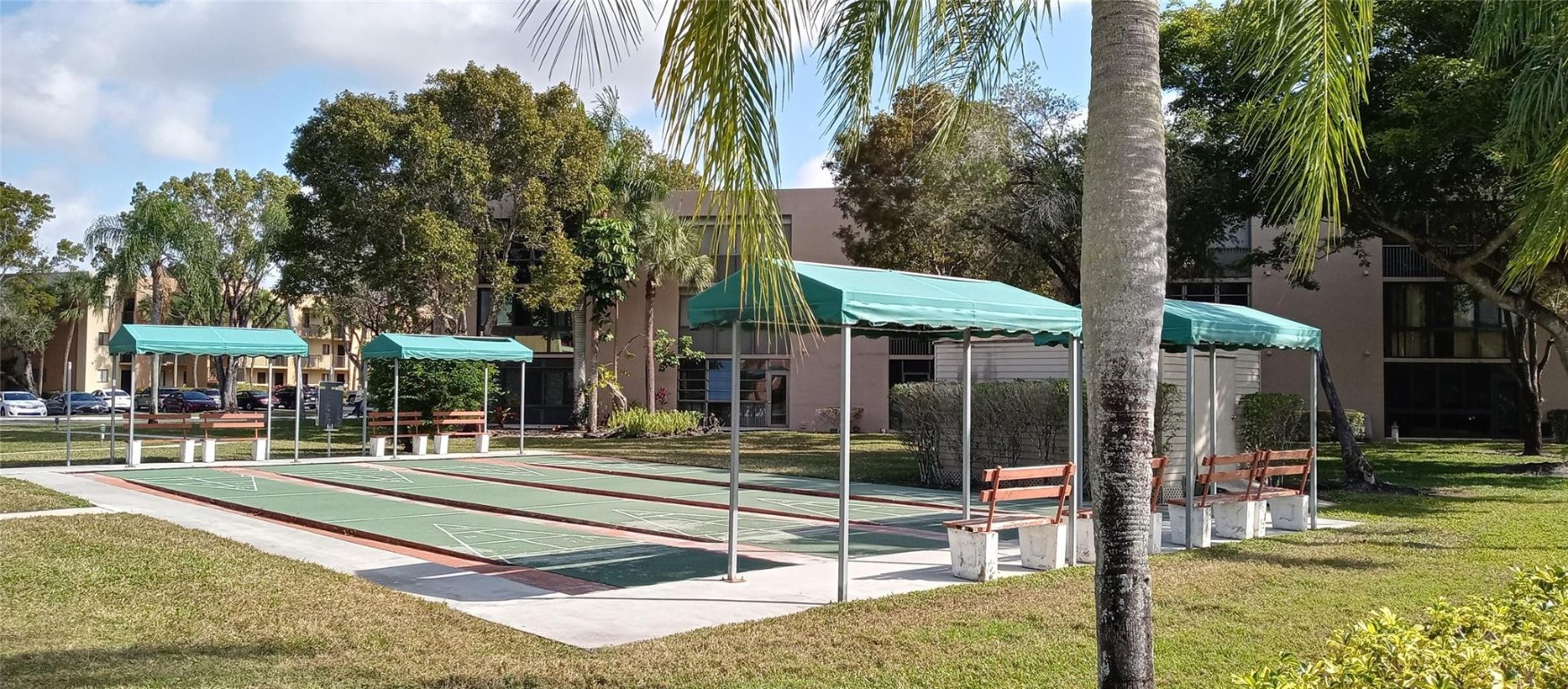 ASHMONT KINGS POINT - Residential