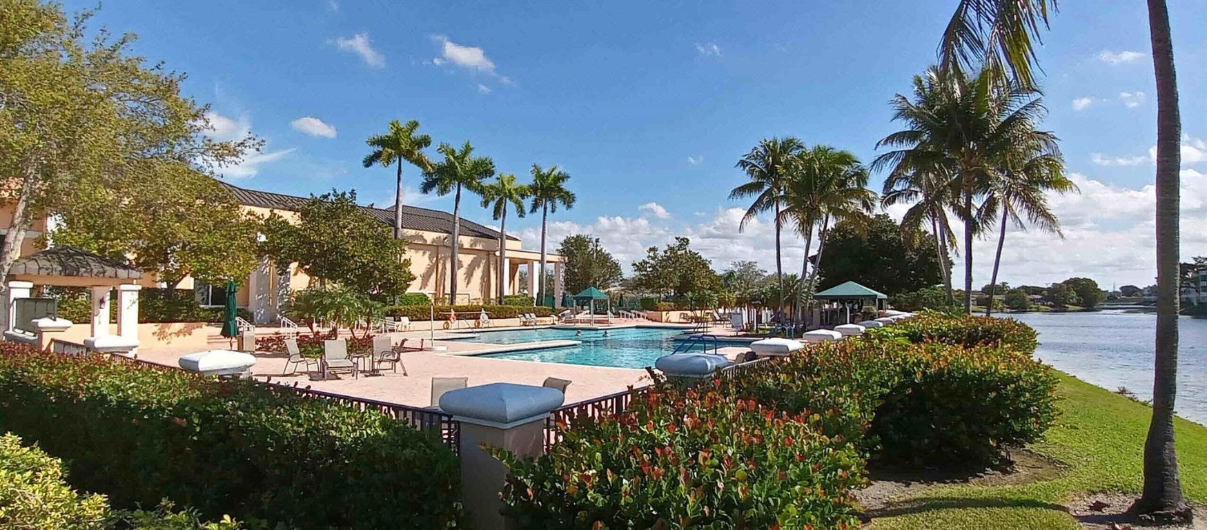 ASHMONT KINGS POINT - Residential