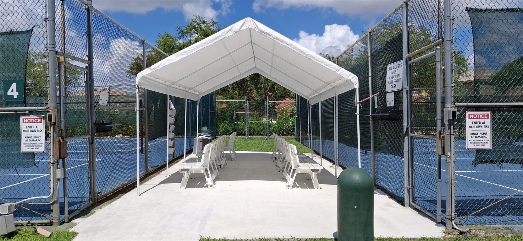 ASHMONT KINGS POINT - Residential