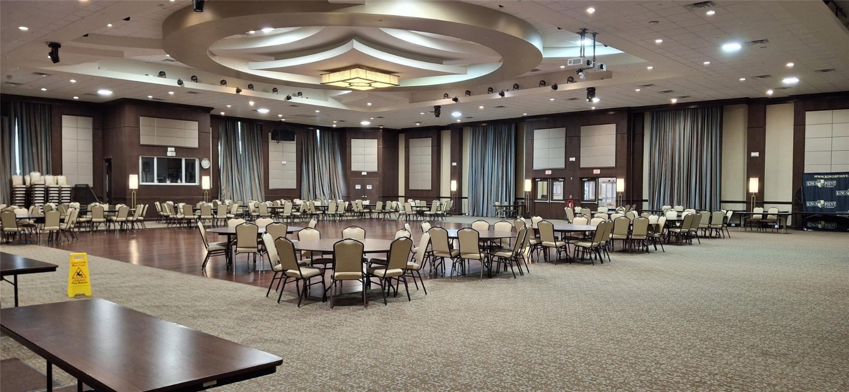 ASHMONT KINGS POINT - Residential