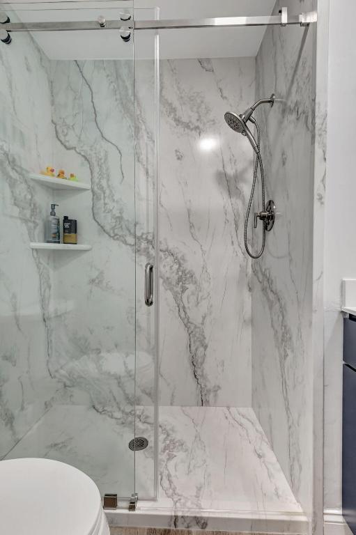 WEDGEWOOD ARMS CONDO - Residential