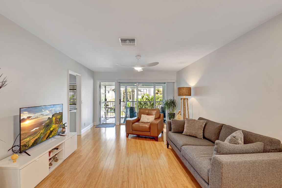 WEDGEWOOD ARMS CONDO - Residential