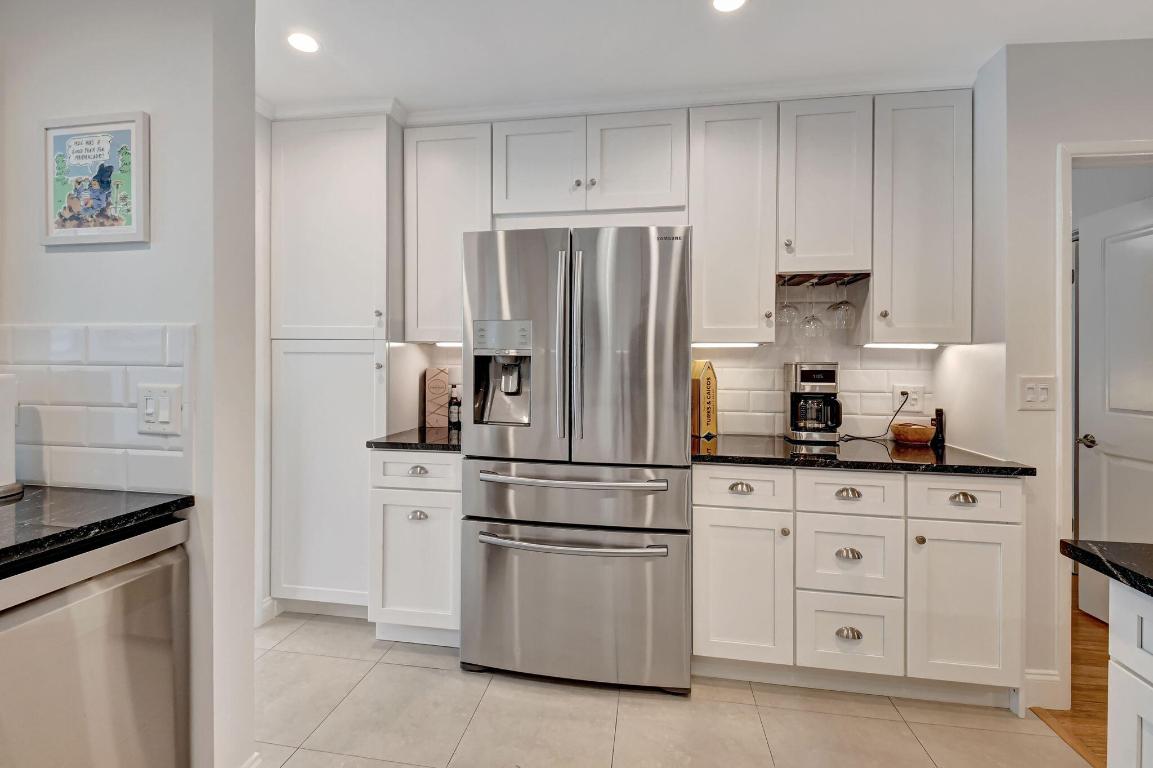 WEDGEWOOD ARMS CONDO - Residential