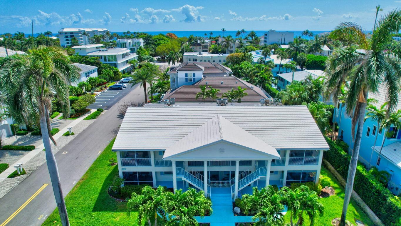 WEDGEWOOD ARMS CONDO - Residential