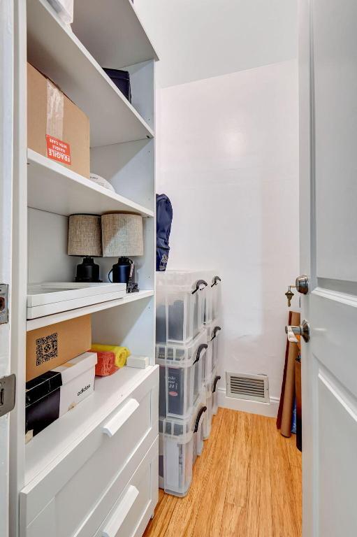 WEDGEWOOD ARMS CONDO - Residential