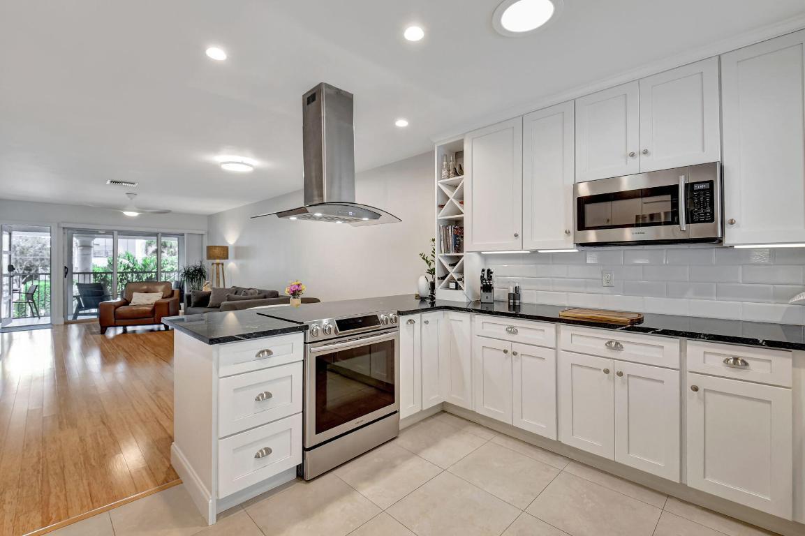 WEDGEWOOD ARMS CONDO - Residential