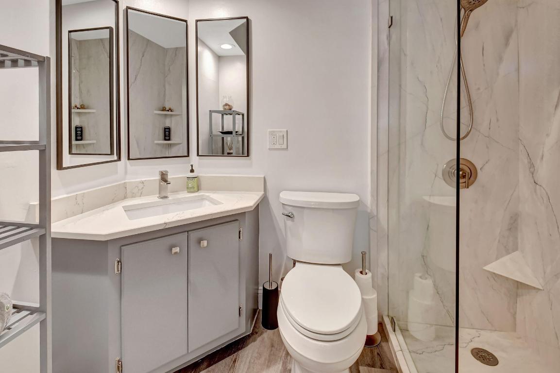 WEDGEWOOD ARMS CONDO - Residential