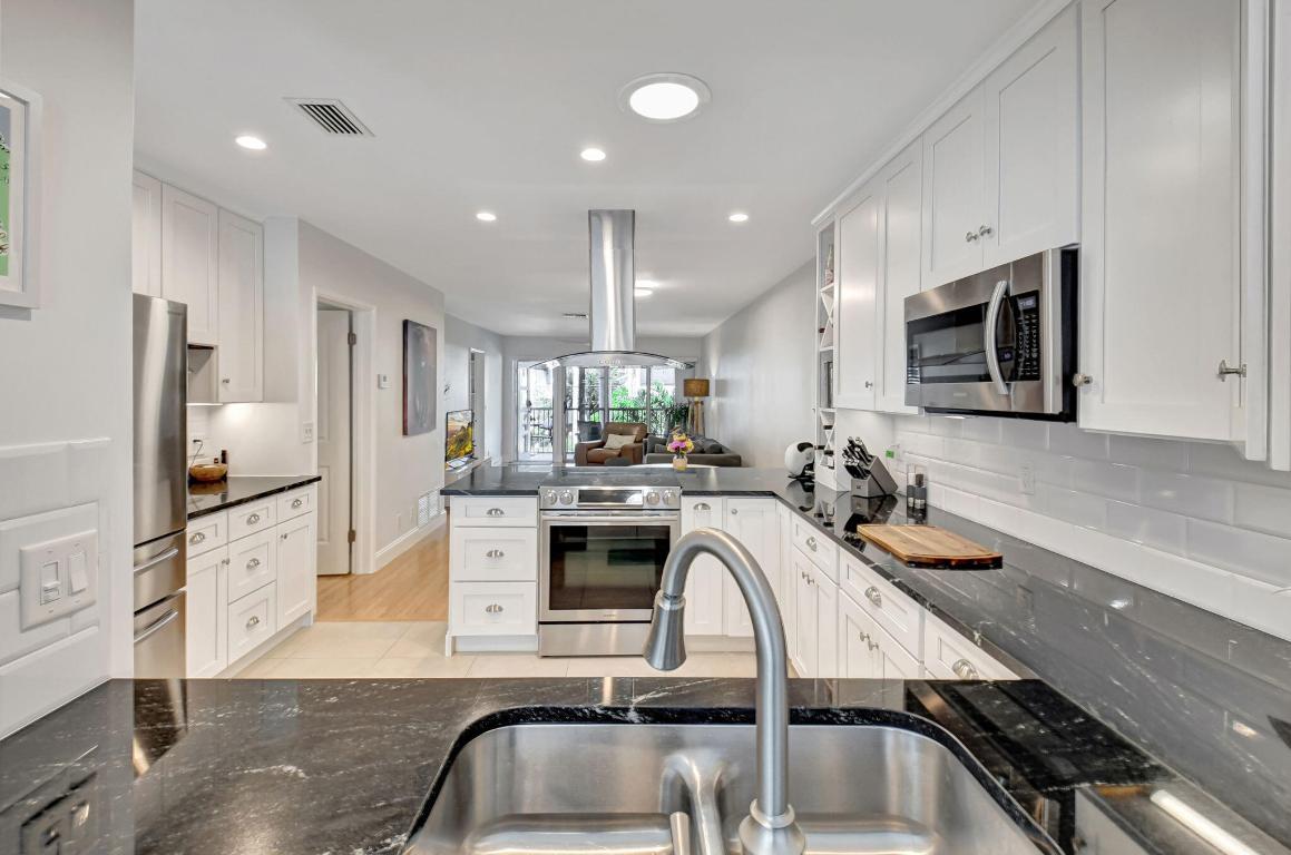 WEDGEWOOD ARMS CONDO - Residential