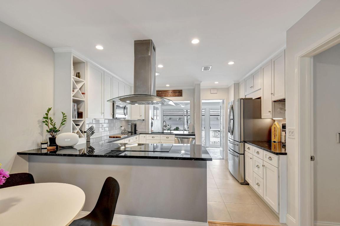 WEDGEWOOD ARMS CONDO - Residential