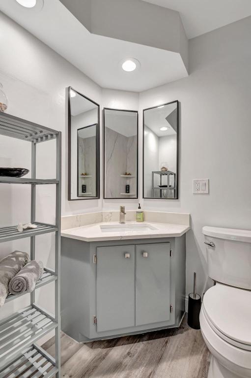 WEDGEWOOD ARMS CONDO - Residential