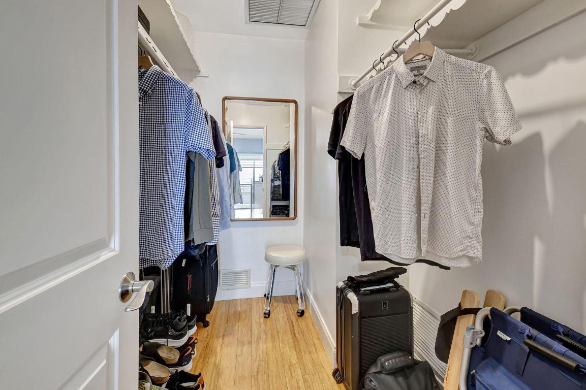 WEDGEWOOD ARMS CONDO - Residential