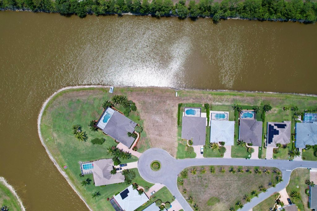 Photo of 274 SW Vista Lake Drive, Port Saint Lucie, FL 34953 (MLS # R10994074)