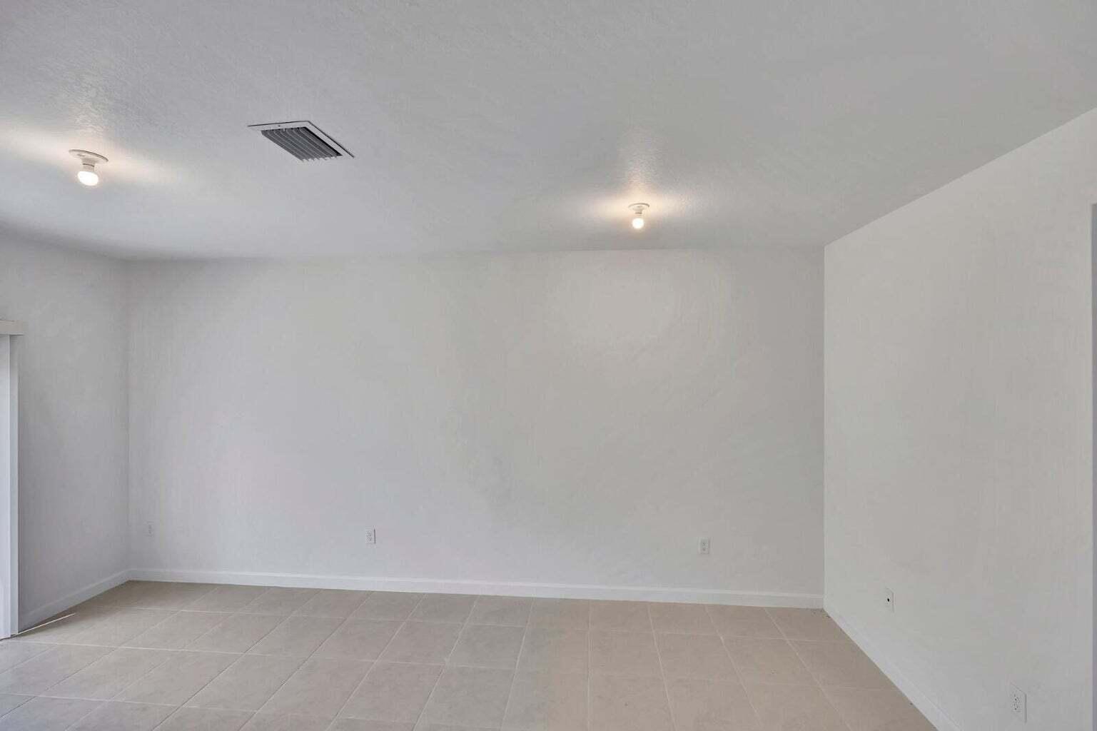 PARADISE PINES - Residential Lease