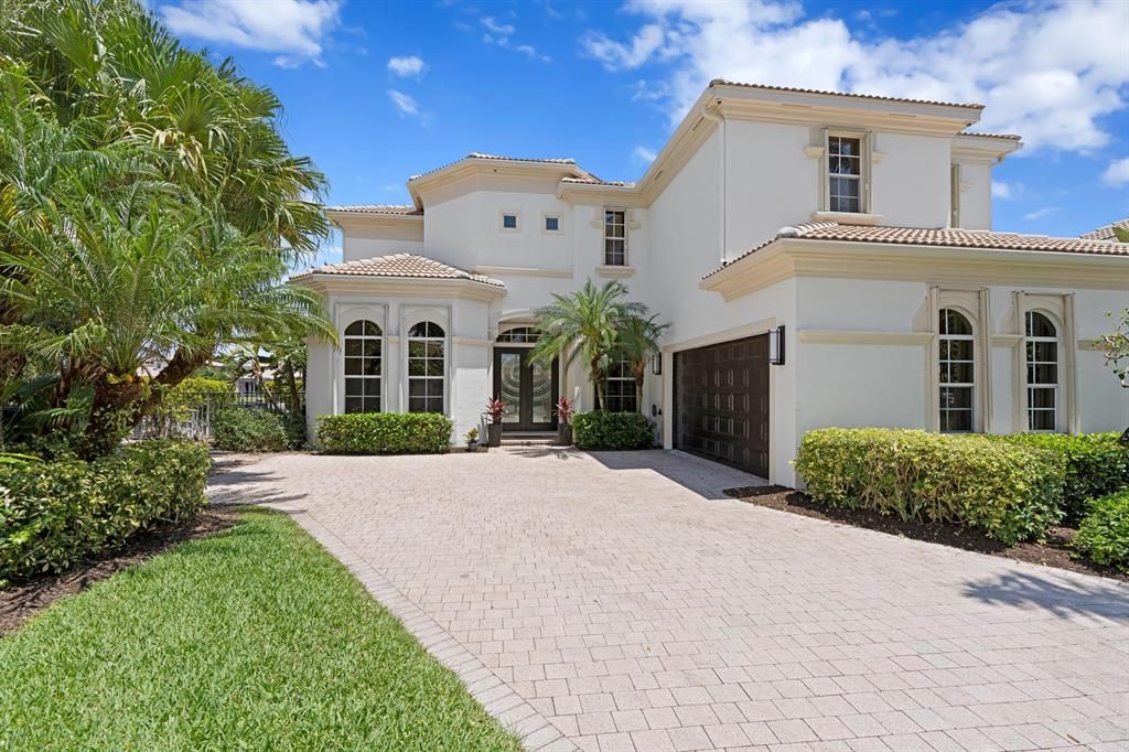 Photo of 355 Vizcaya Drive, Palm Beach Gardens, FL 33418 (MLS # R10713868)