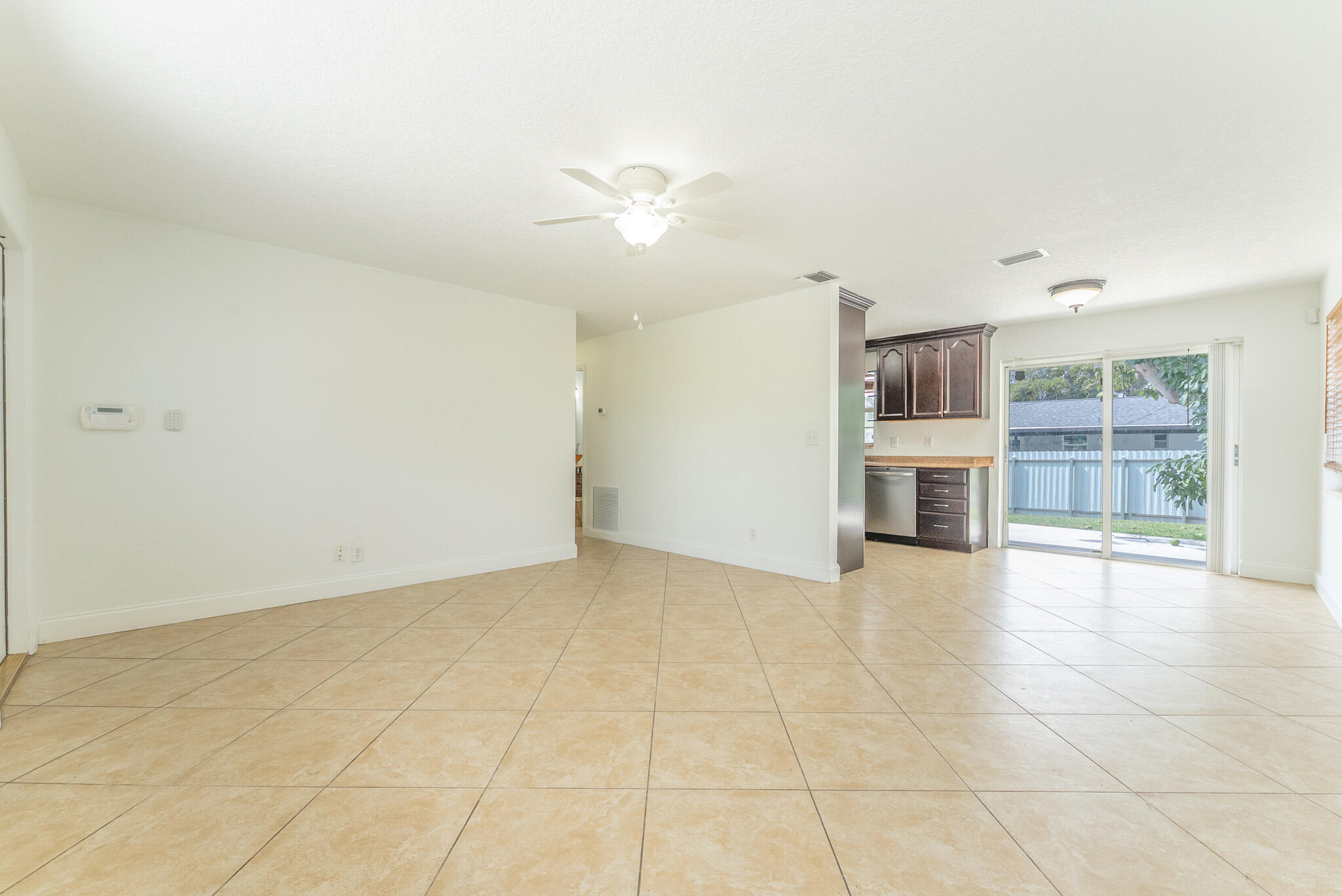 PALM SPRINGS VILLAGE 8 - Residential