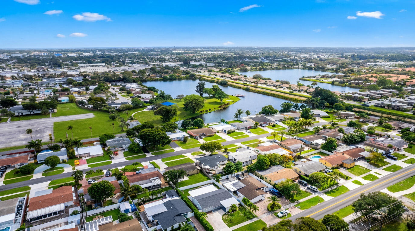 PALM SPRINGS VILLAGE 8 - Residential