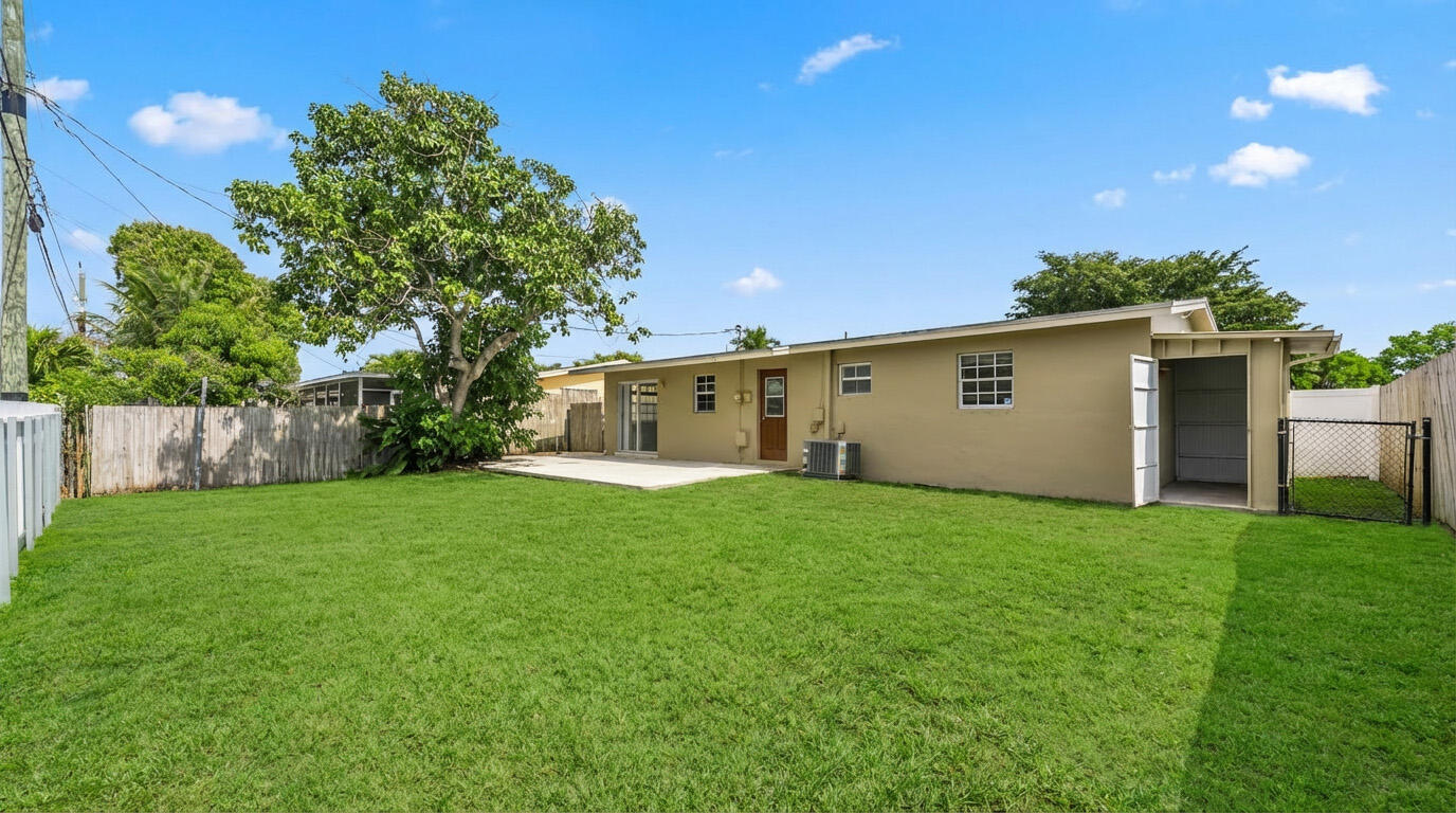 PALM SPRINGS VILLAGE 8 - Residential