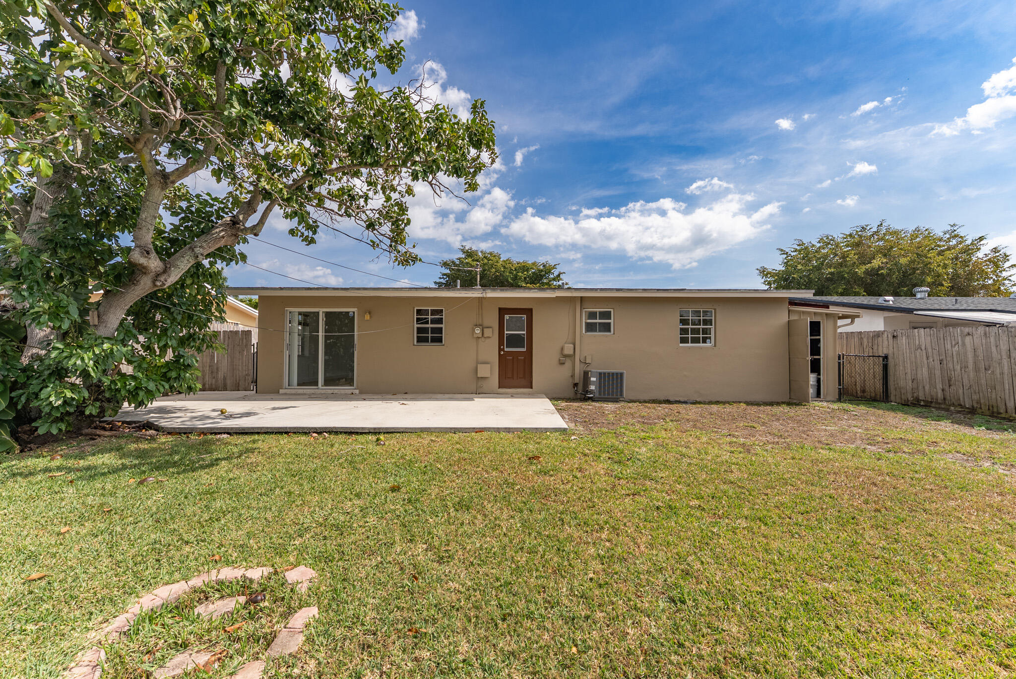 PALM SPRINGS VILLAGE 8 - Residential