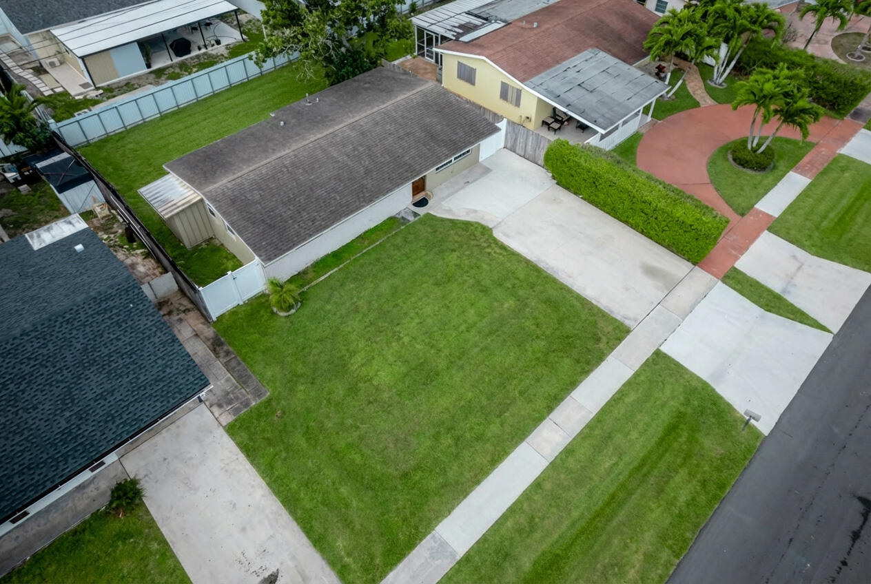 PALM SPRINGS VILLAGE 8 - Residential