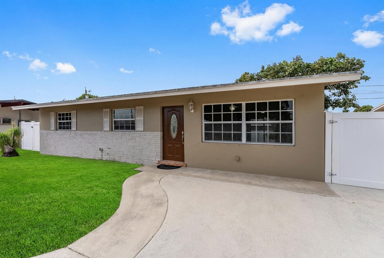 PALM SPRINGS VILLAGE 8 - Residential