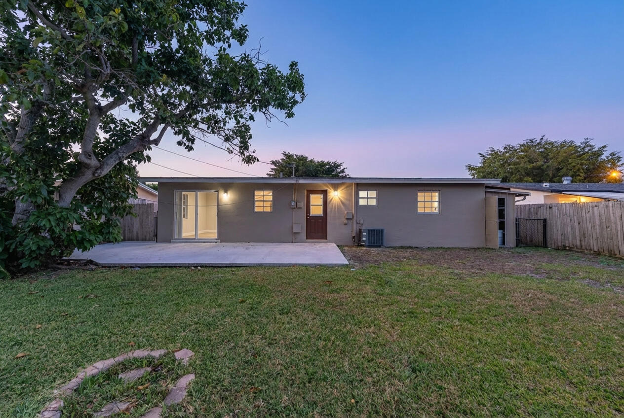 PALM SPRINGS VILLAGE 8 - Residential