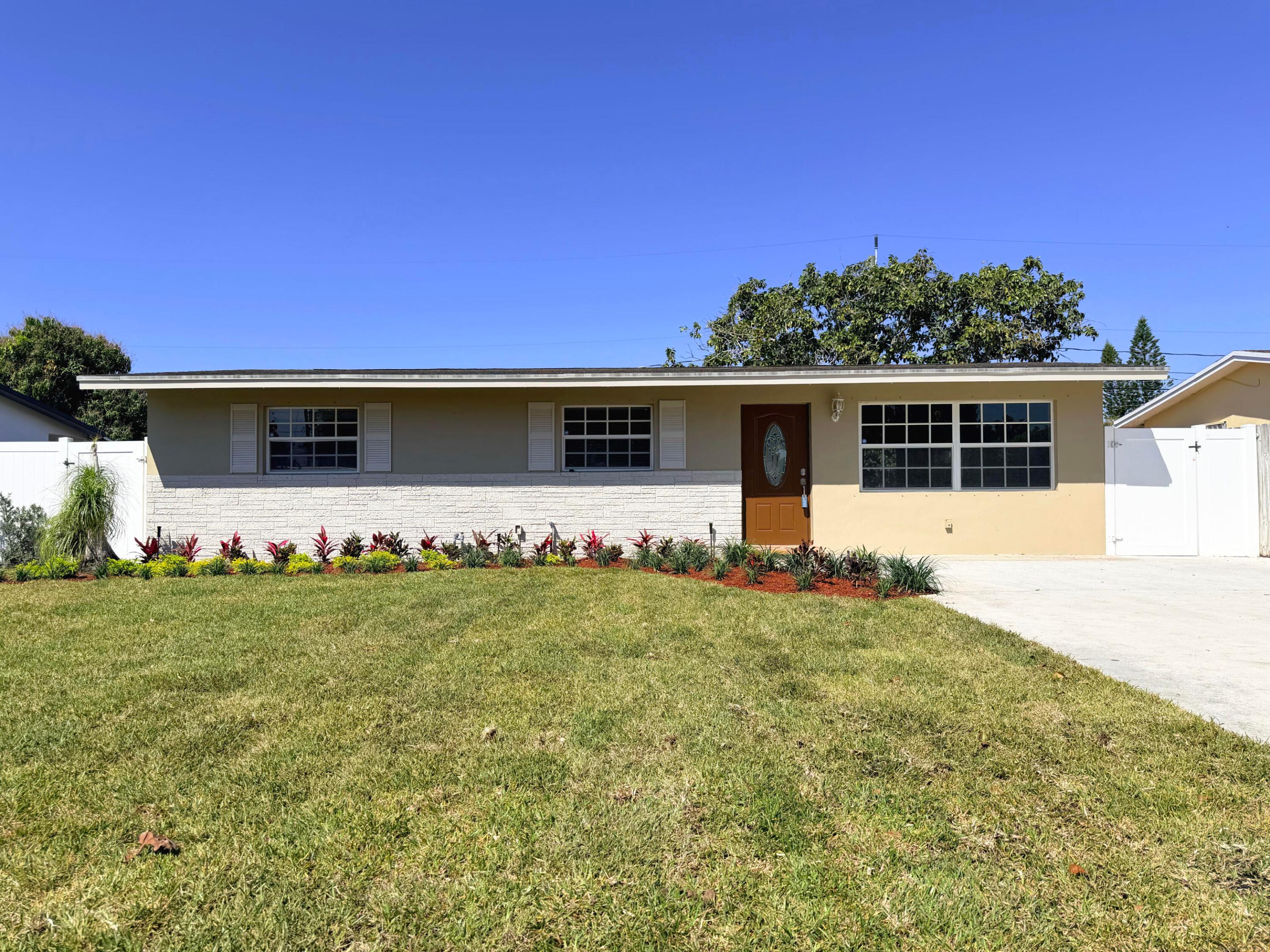 PALM SPRINGS VILLAGE 8 - Residential