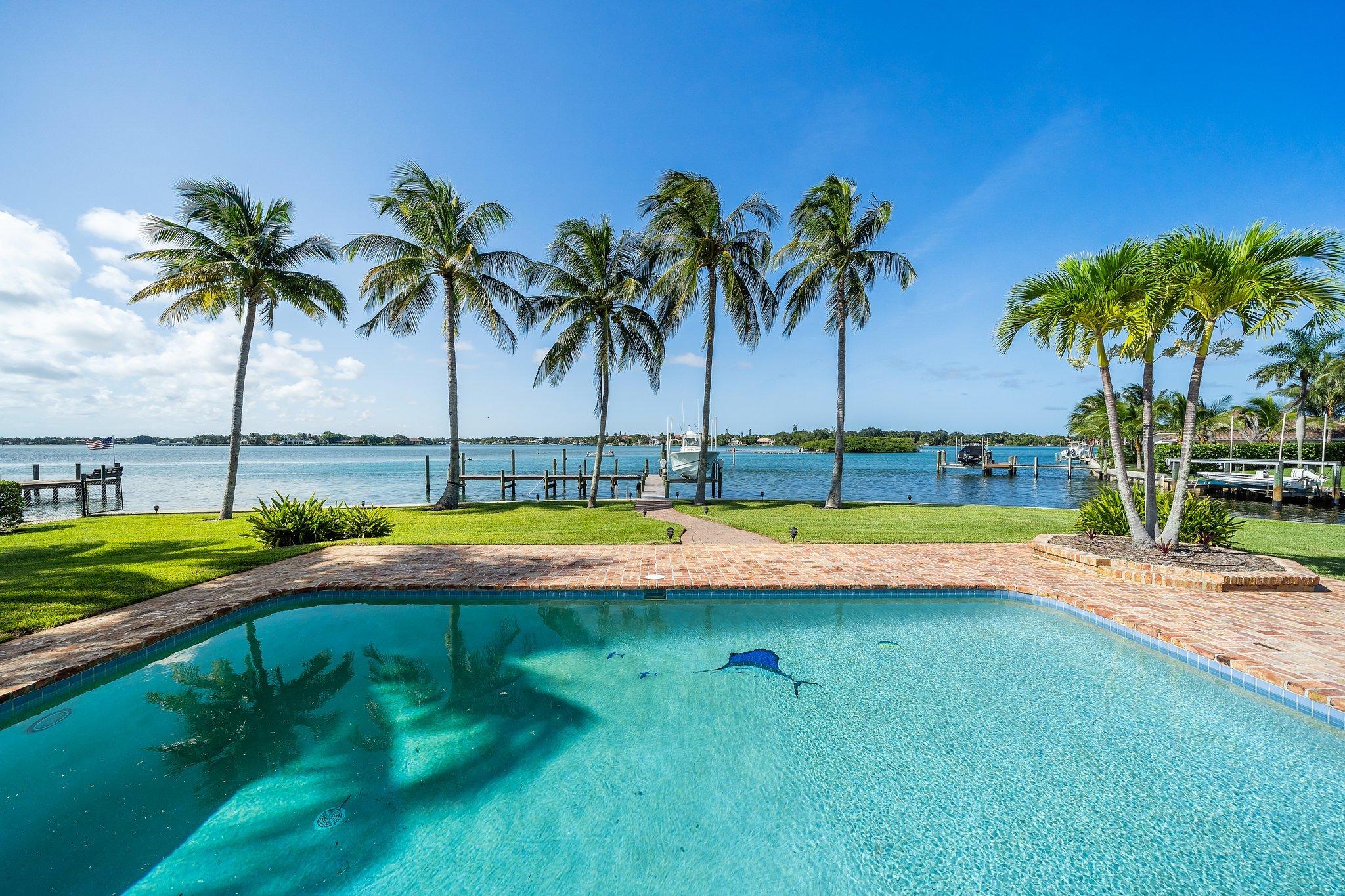 RIO VISTA OF ISLAND SHORES - Residential