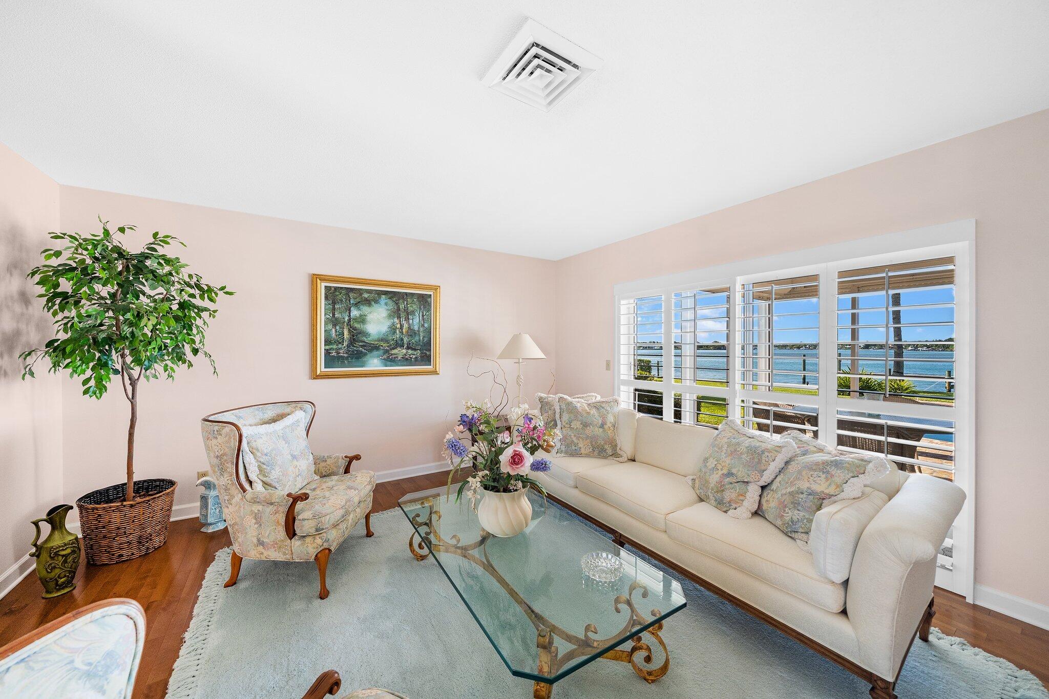 RIO VISTA OF ISLAND SHORES - Residential