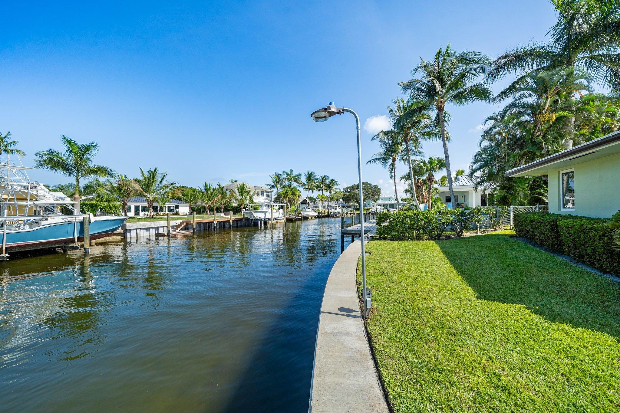 RIO VISTA OF ISLAND SHORES - Residential