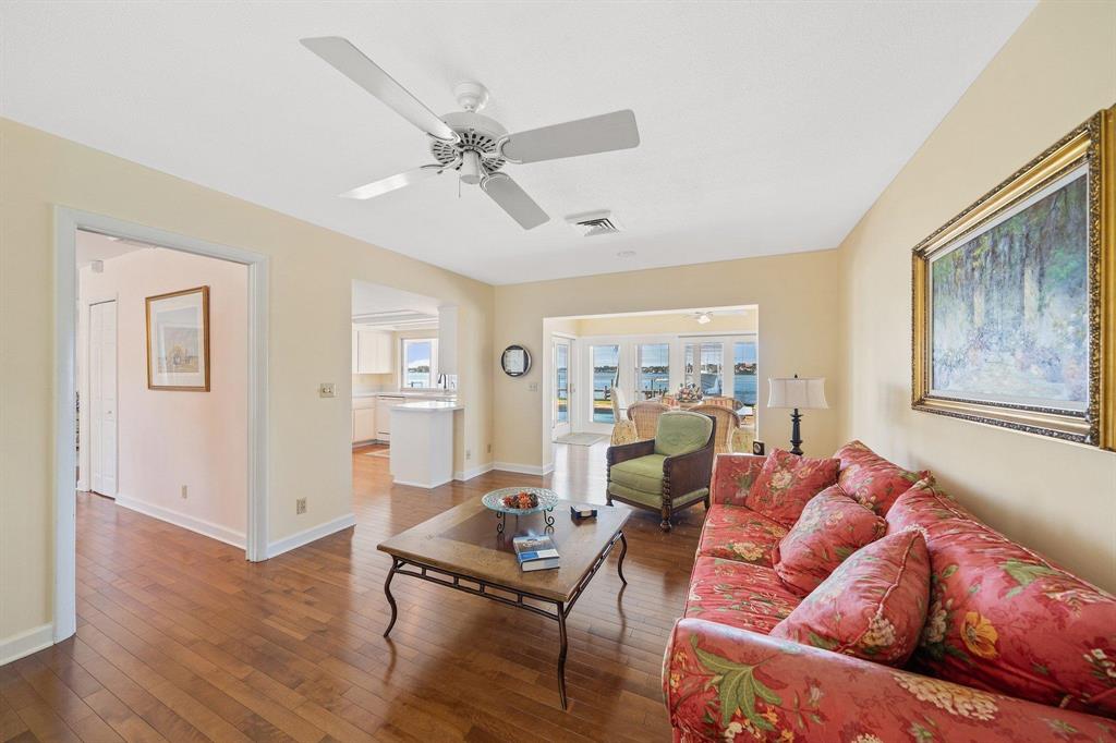 RIO VISTA OF ISLAND SHORE - Residential