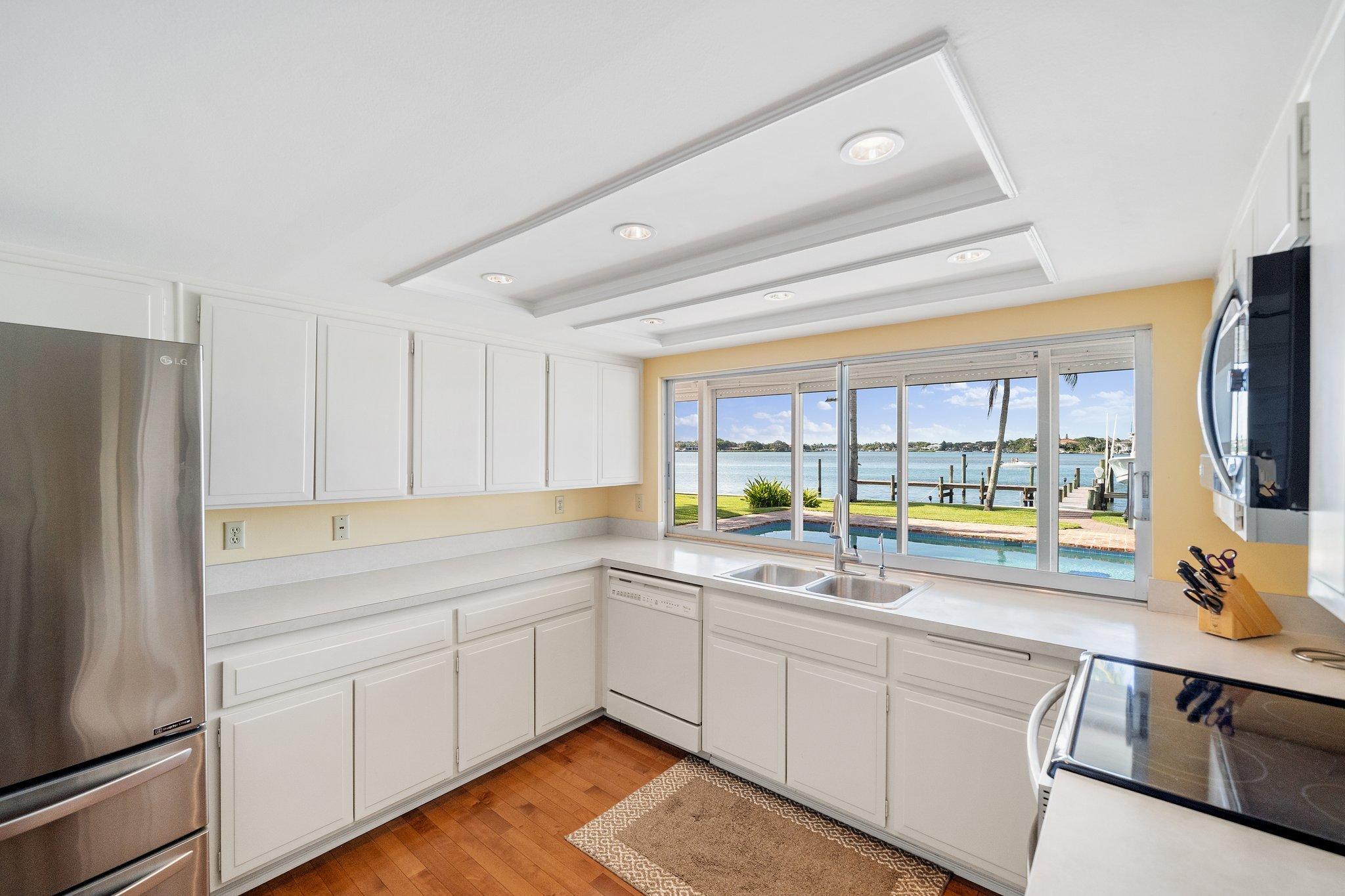 RIO VISTA OF ISLAND SHORES - Residential