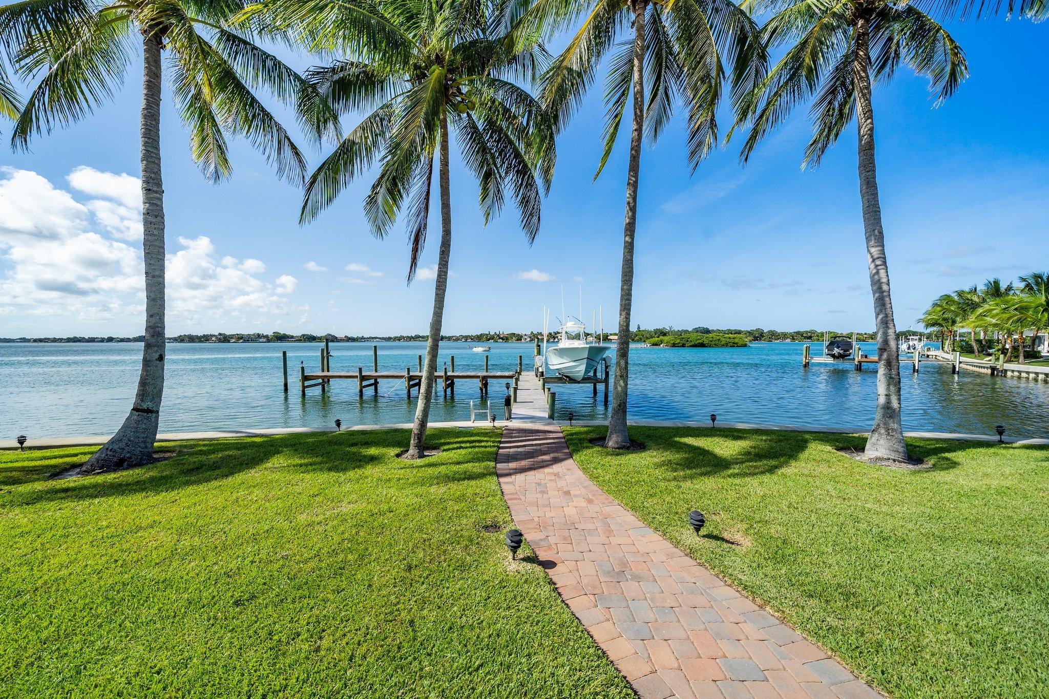 RIO VISTA OF ISLAND SHORES - Residential