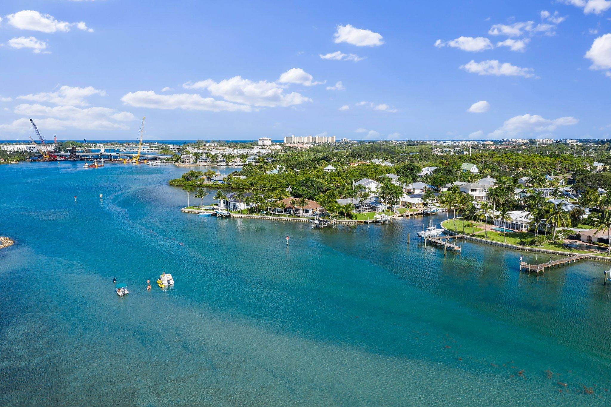 RIO VISTA OF ISLAND SHORES - Residential