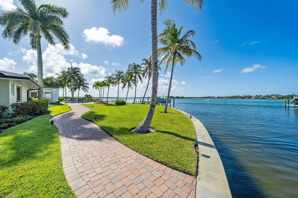 RIO VISTA OF ISLAND SHORE - Residential