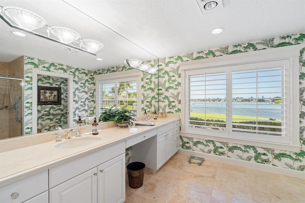 RIO VISTA OF ISLAND SHORE - Residential