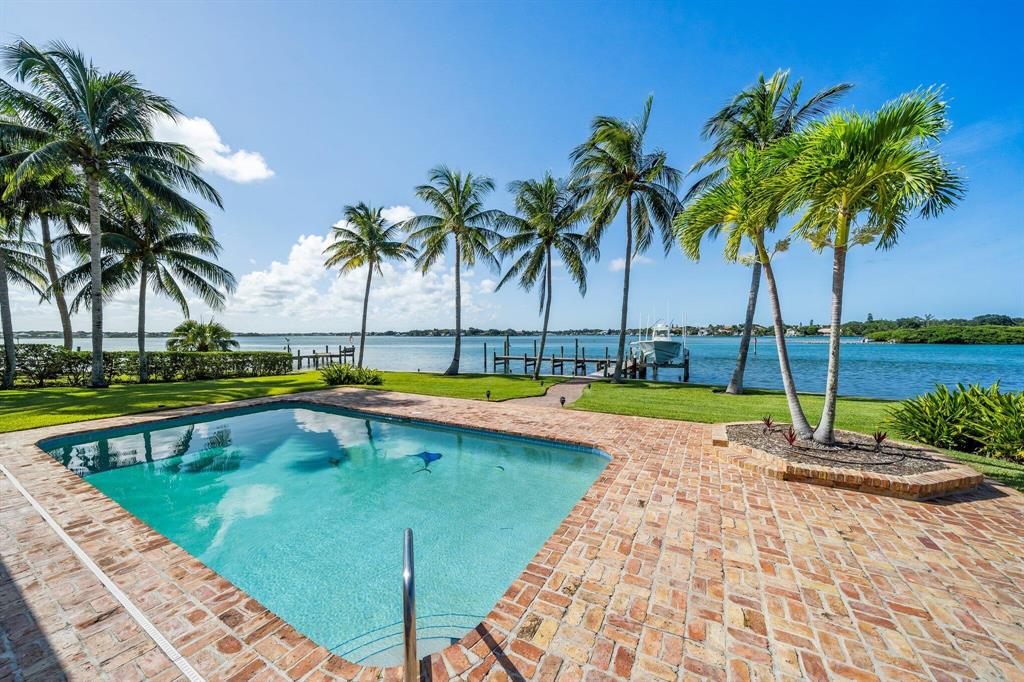 RIO VISTA OF ISLAND SHORE - Residential