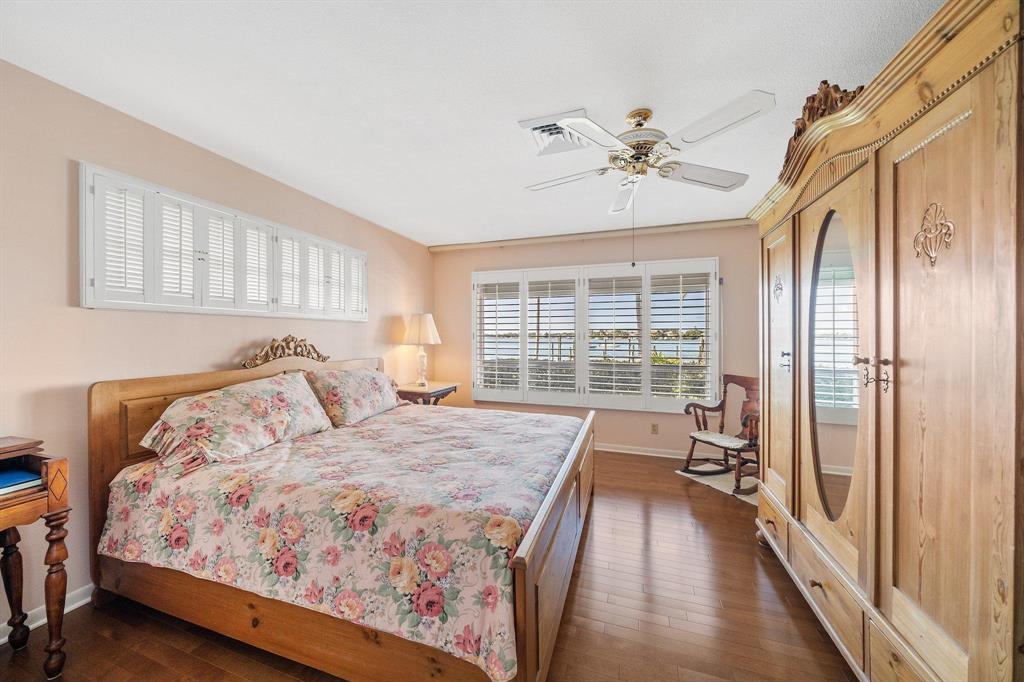 RIO VISTA OF ISLAND SHORE - Residential