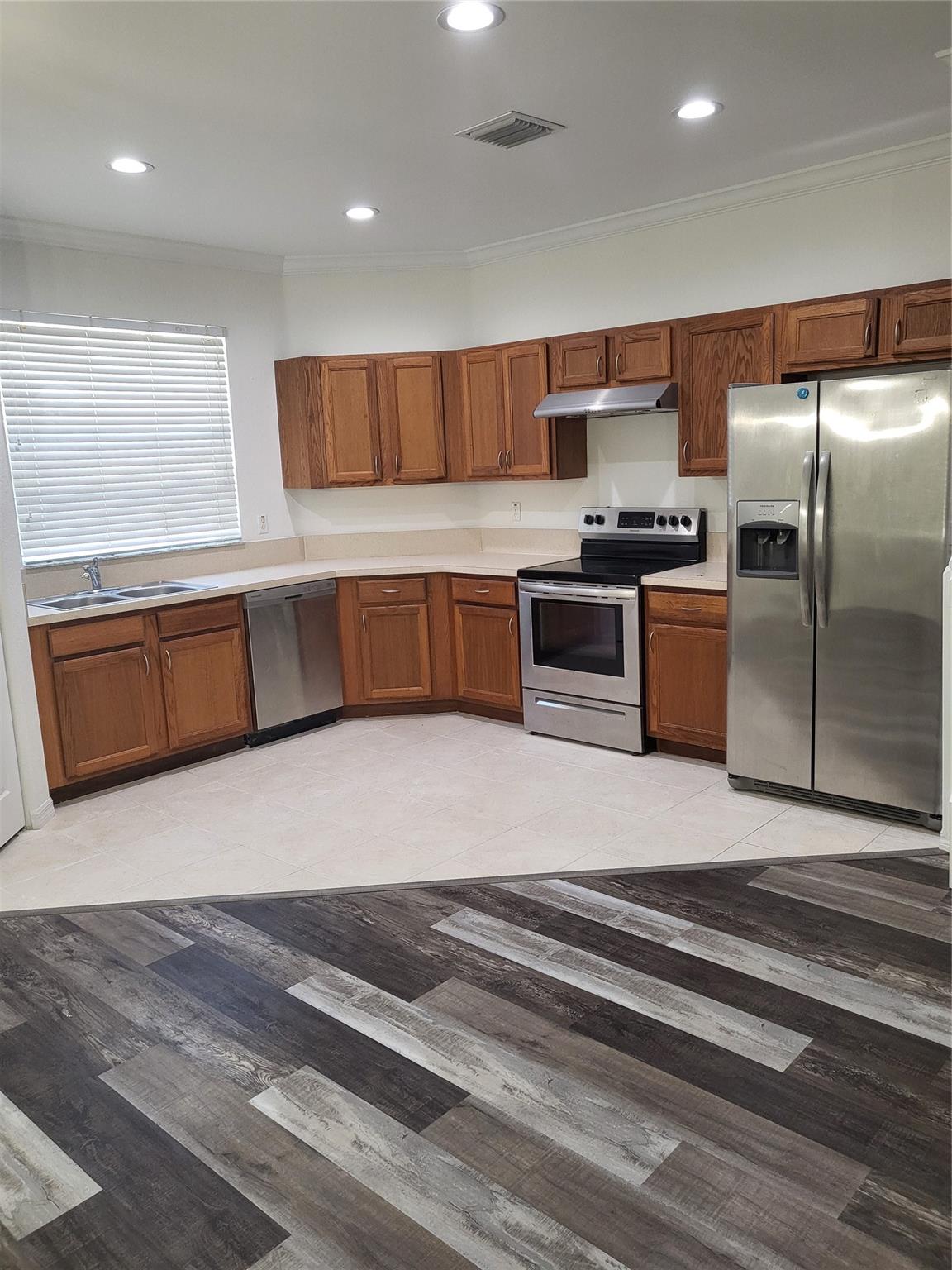 East Lake Village 02 - Residential Lease