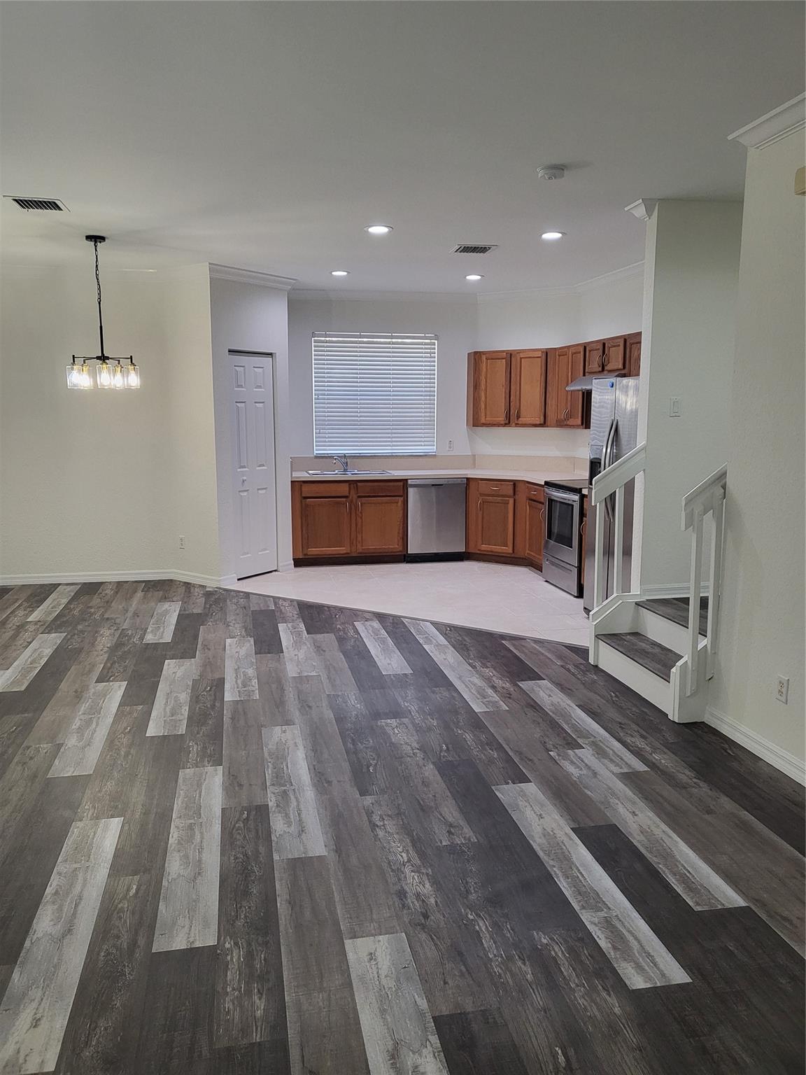 East Lake Village 02 - Residential Lease