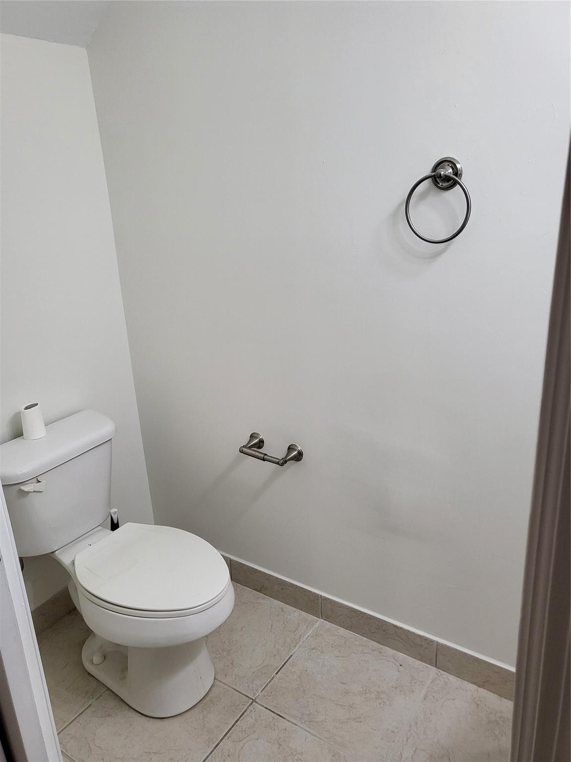 East Lake Village 02 - Residential Lease