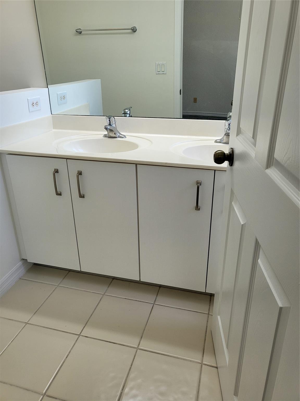 East Lake Village 02 - Residential Lease
