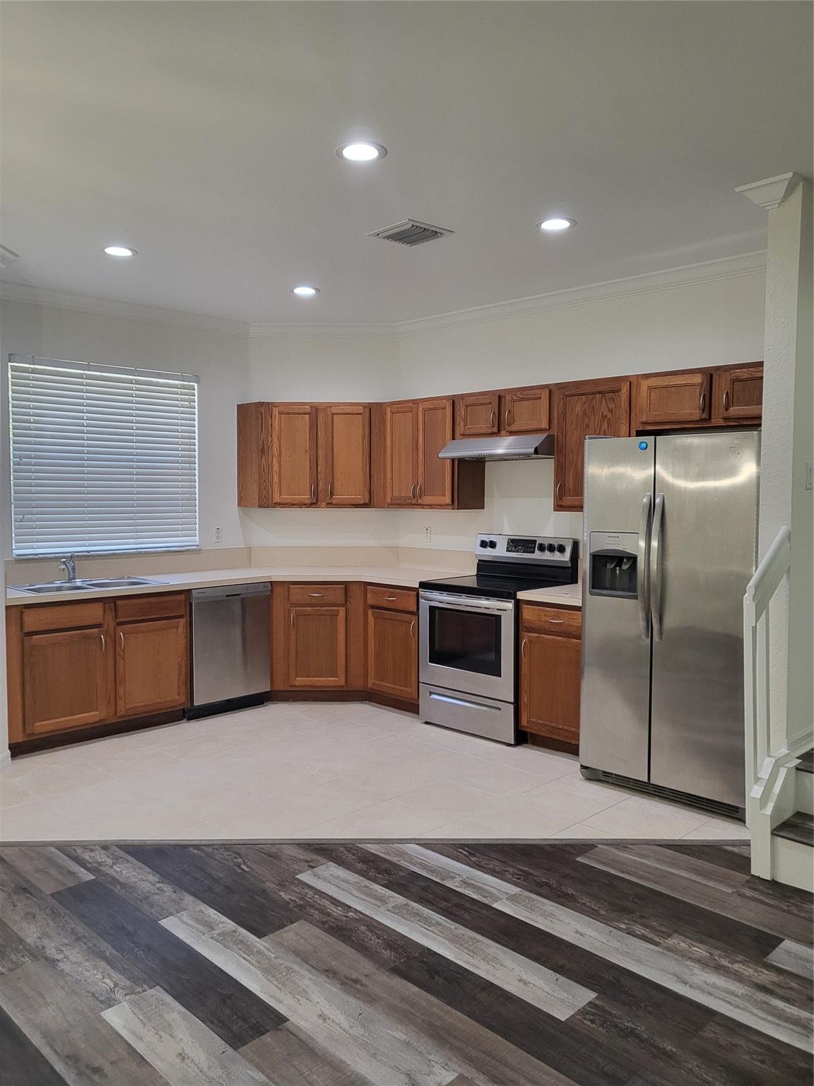 East Lake Village 02 - Residential Lease
