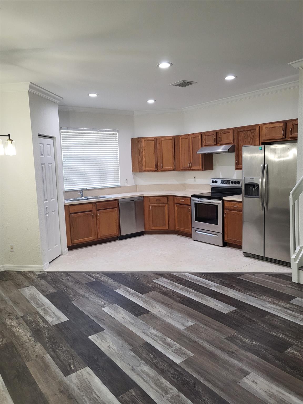East Lake Village 02 - Residential Lease
