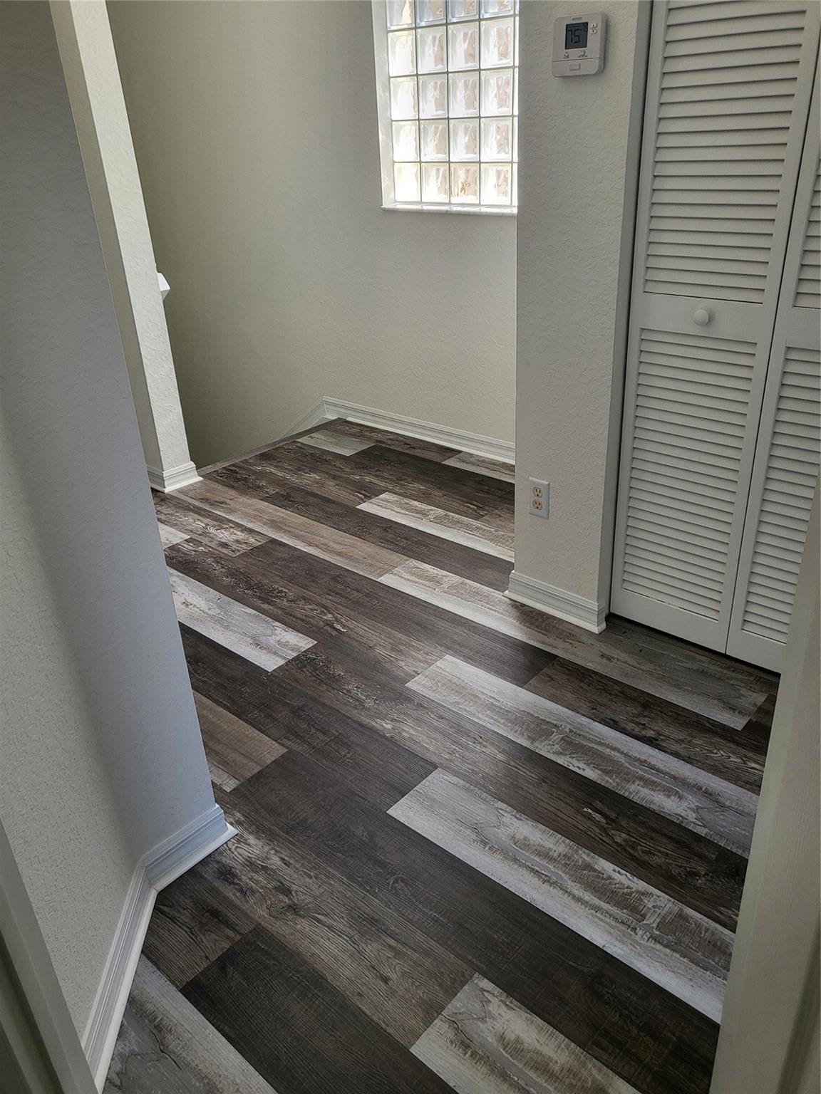 East Lake Village 02 - Residential Lease