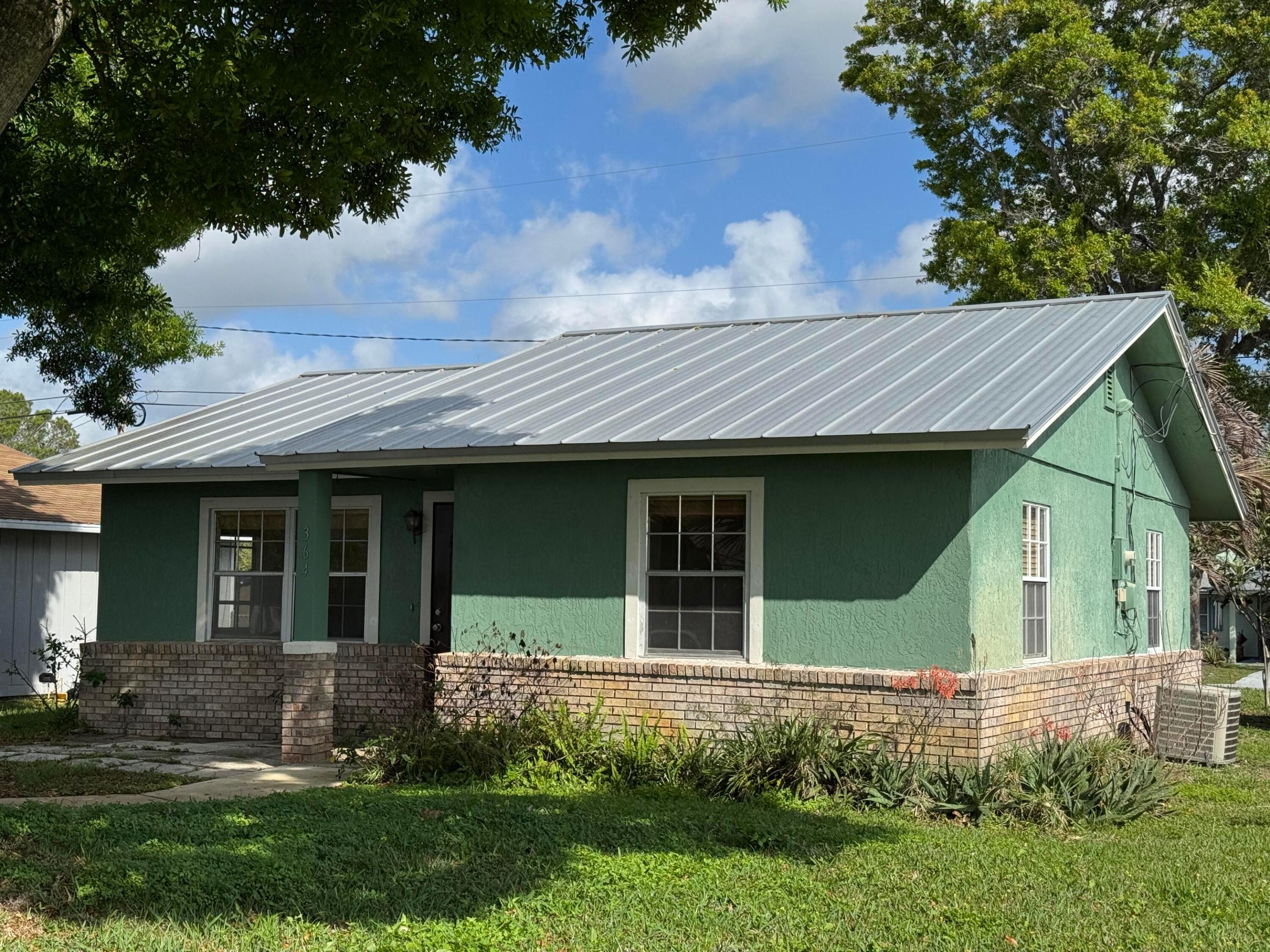 DIXIE HEIGHTS UNIT NO 1 - Residential Lease