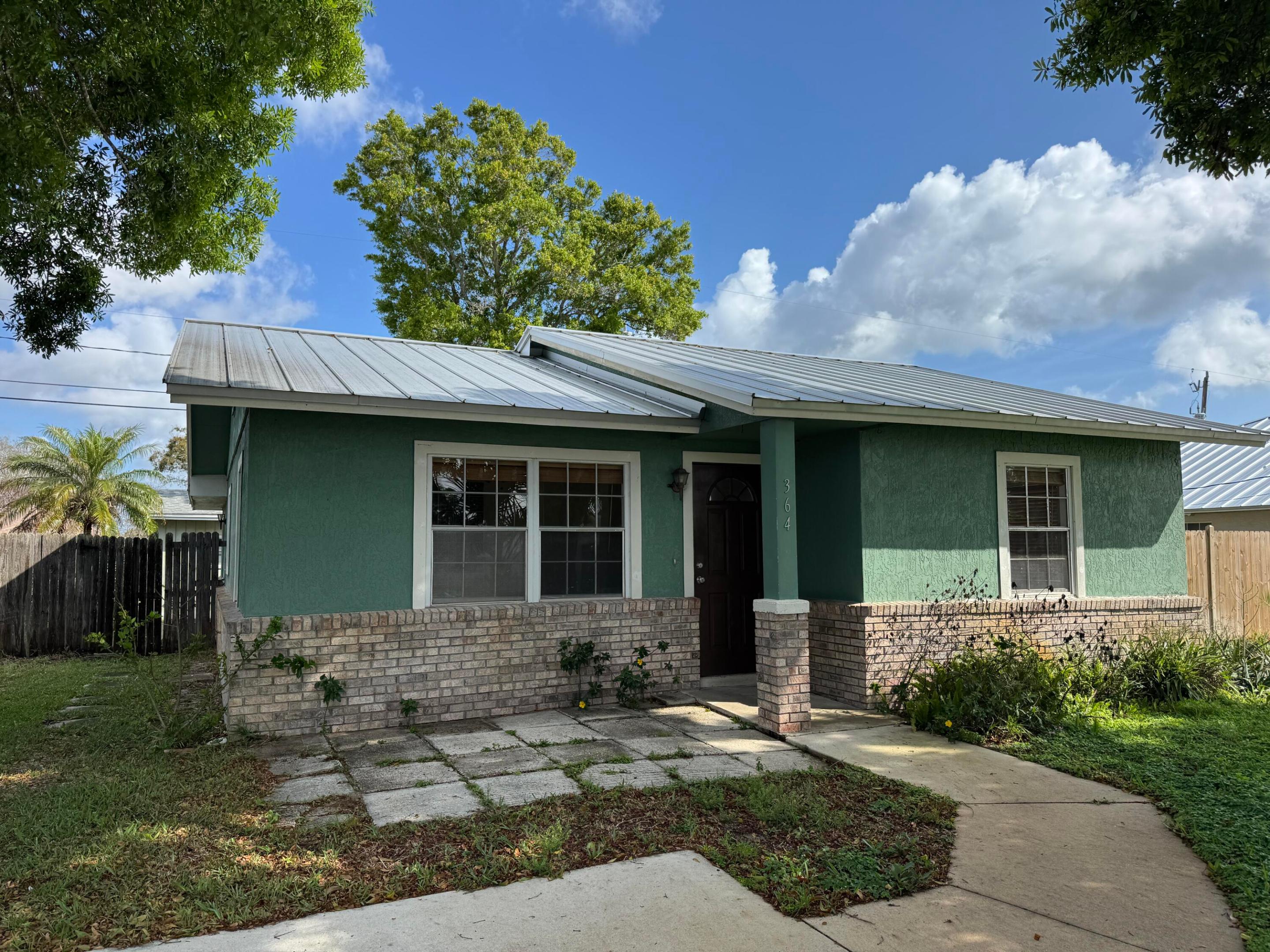 DIXIE HEIGHTS UNIT NO 1 - Residential Lease